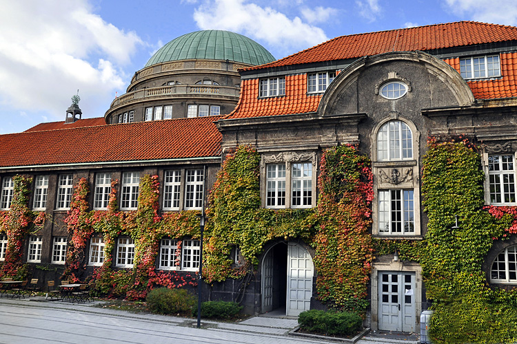 Degree Completion Grants For International Students At Universität Hamburg, Germany 2018