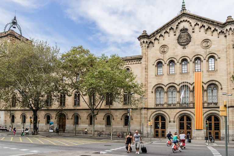 Teaching Assistant Scholarships In Economics At University Of Barcelona, Spain 2018